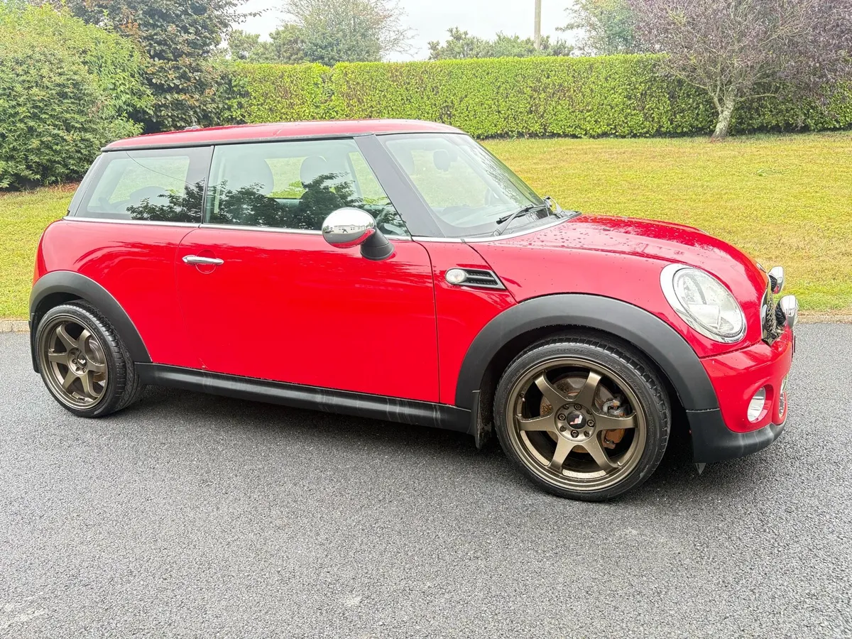 Mini Cooper D 1.6 litre diesel 2013 NCT 01/27 - Image 1