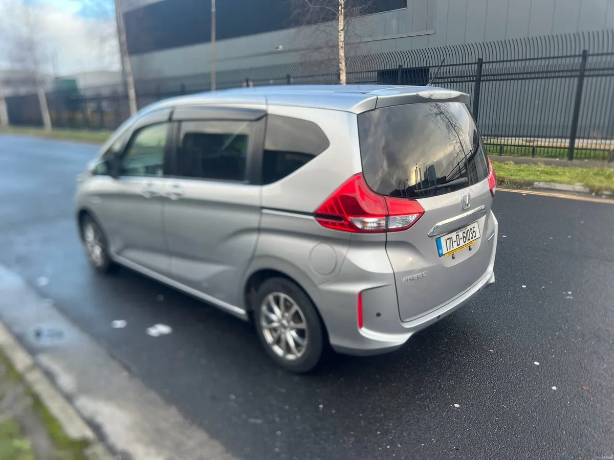 2017 Honda freed hybrid 6 seats - Image 3