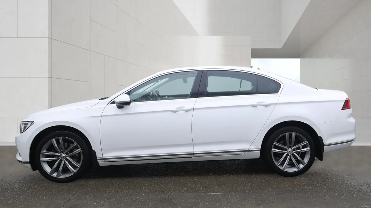 Volkswagen Passat GT LINE - FINANCE AVAILABLE - Image 6