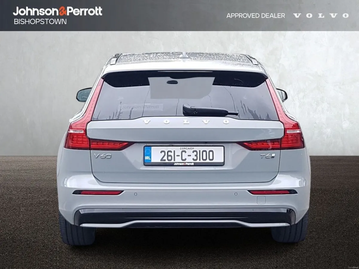 Volvo V60 T6 350 bhp AWD PHEV Plus Dark - Towbar / - Image 6