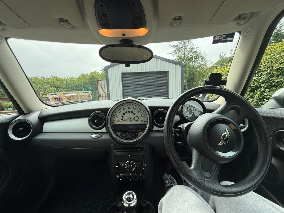 Mini Cooper - Image 5