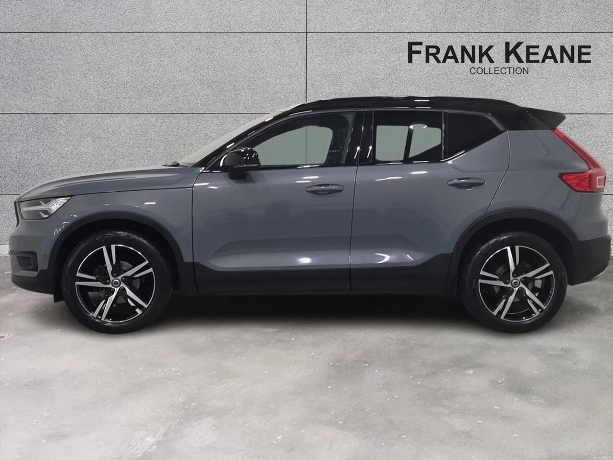 Volvo XC40 D3 DIESEL (150hp) R-Design Pro Auto - Image 3