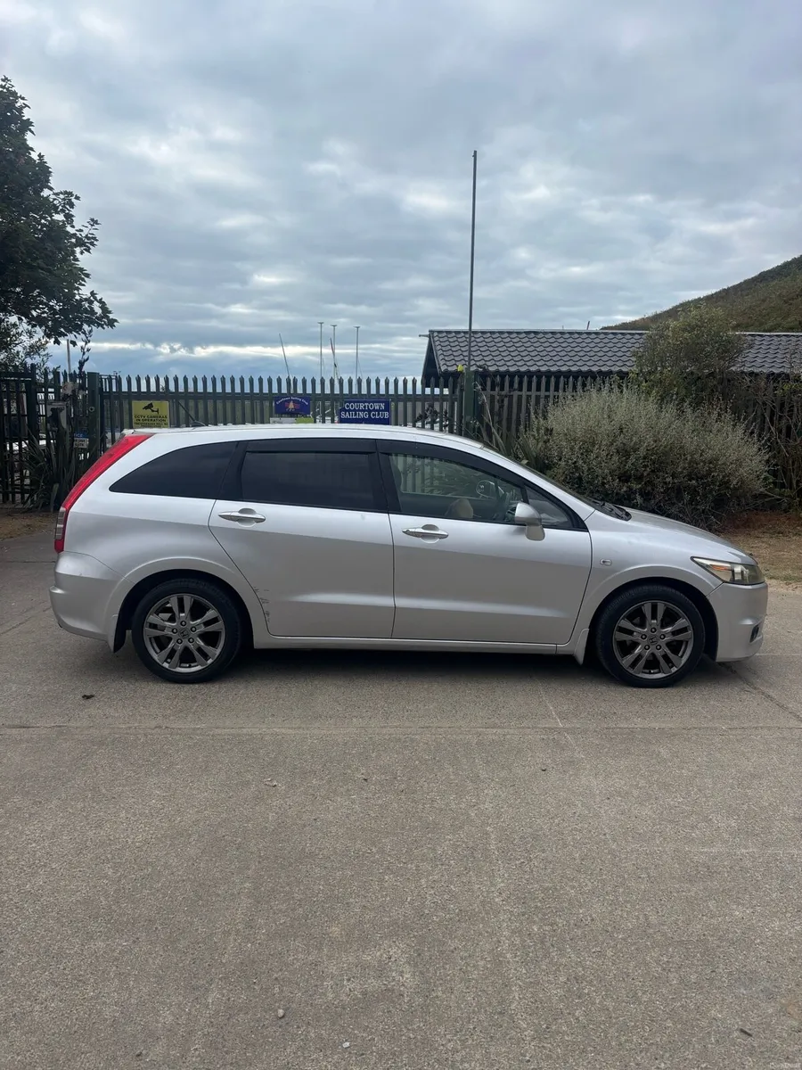 Honda Stream Rzs 7 Seat Automatic - Image 2