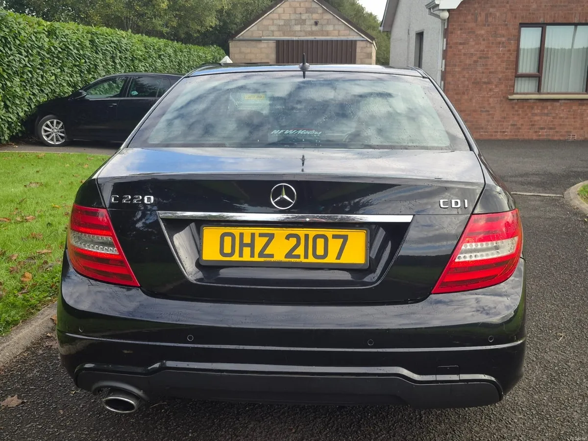 Mercedes-Benz C-Class 2011 - Image 4