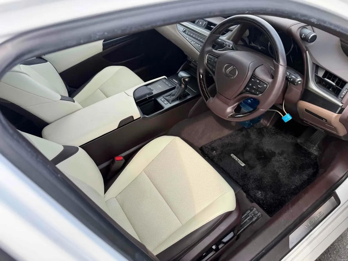 21 LEXUS ES300h 2.5 HYBRID AUTOMATIC PREMIUM SPEC - Image 4