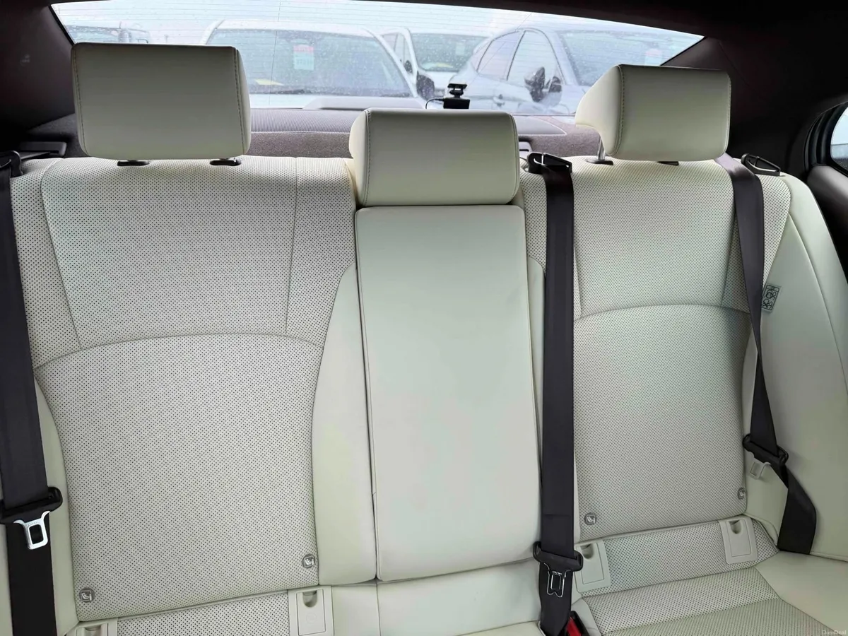 21 LEXUS ES300h 2.5 HYBRID AUTOMATIC PREMIUM SPEC - Image 5