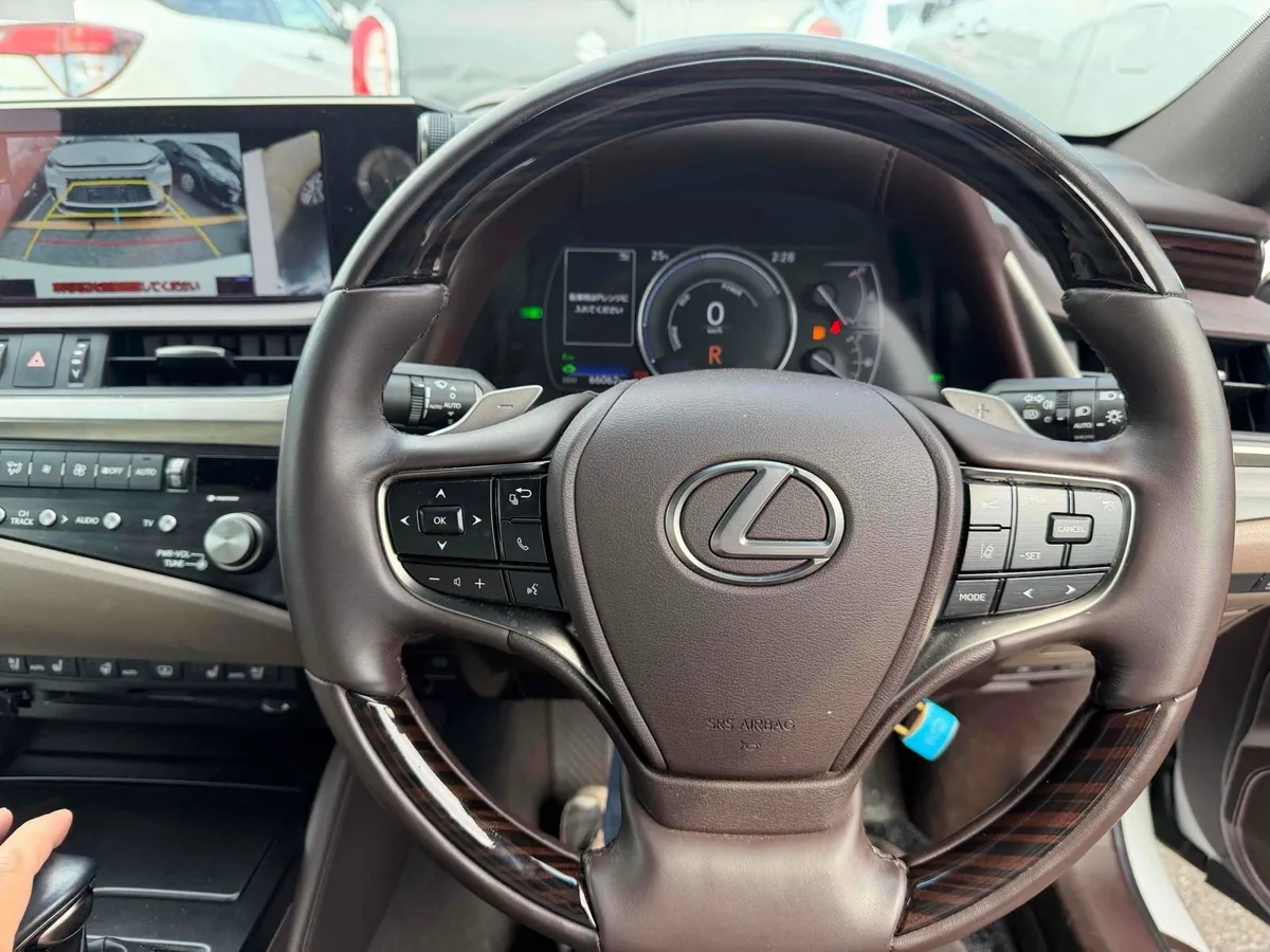 21 LEXUS ES300h 2.5 HYBRID AUTOMATIC PREMIUM SPEC - Image 6