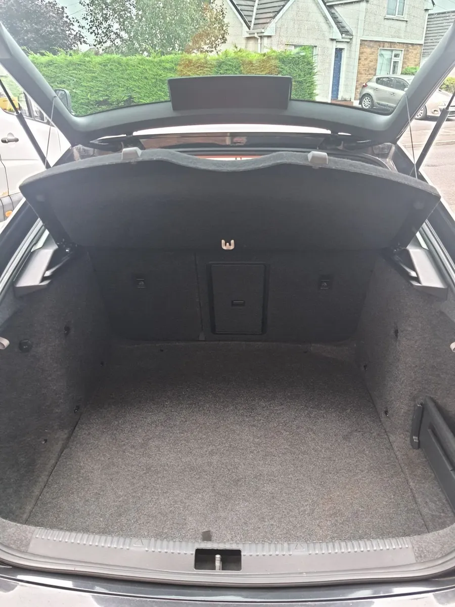 Skoda Octavia 2015 AUTOMATIC DSG 1.6L - Image 2
