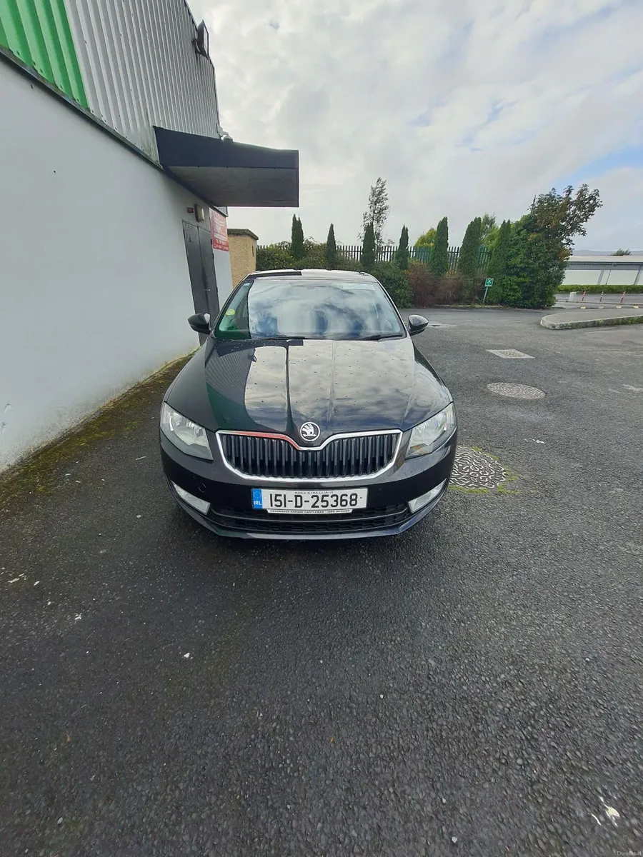 Skoda Octavia 2015 AUTOMATIC DSG 1.6L - Image 1