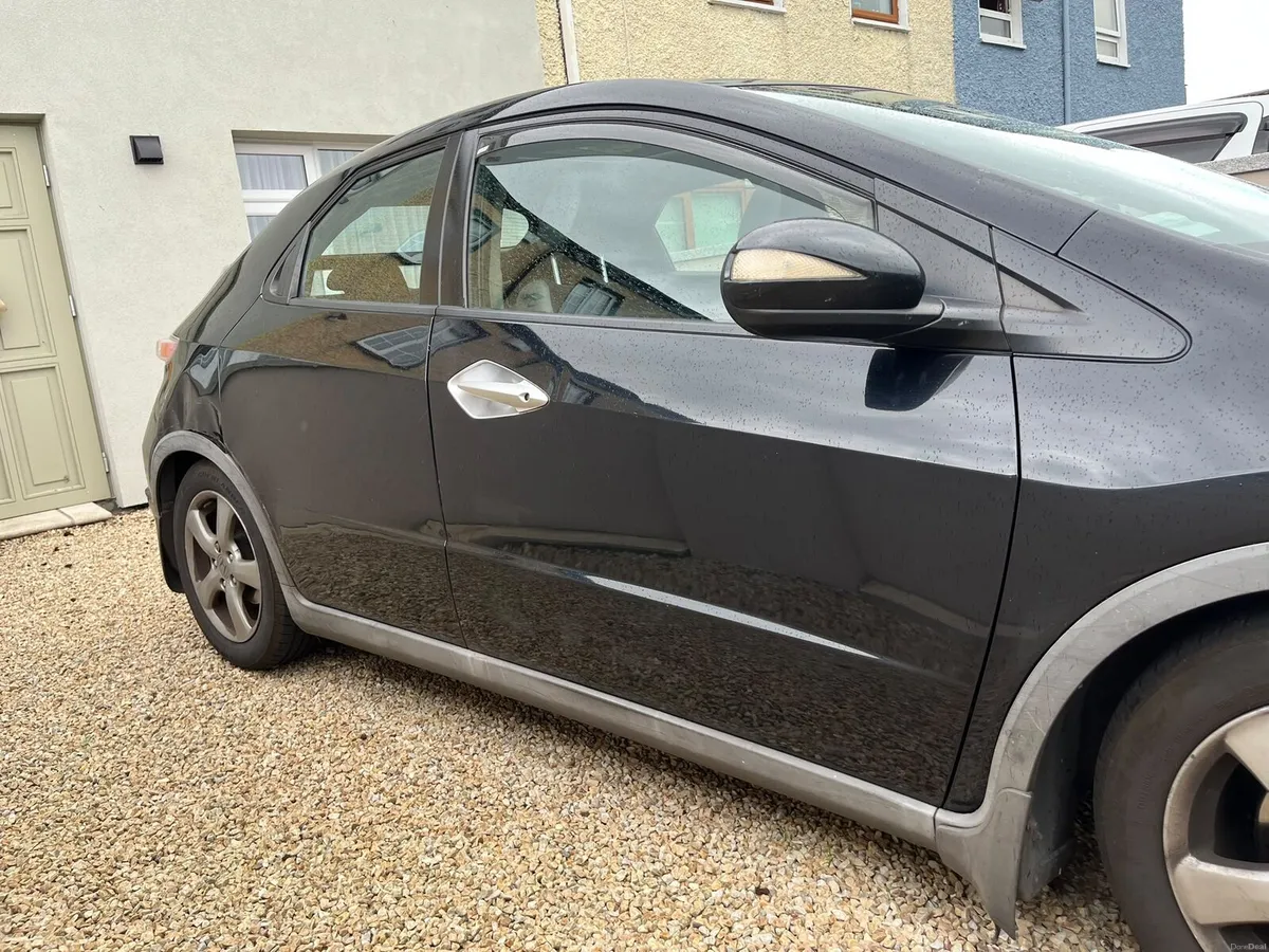 Car - Image 2