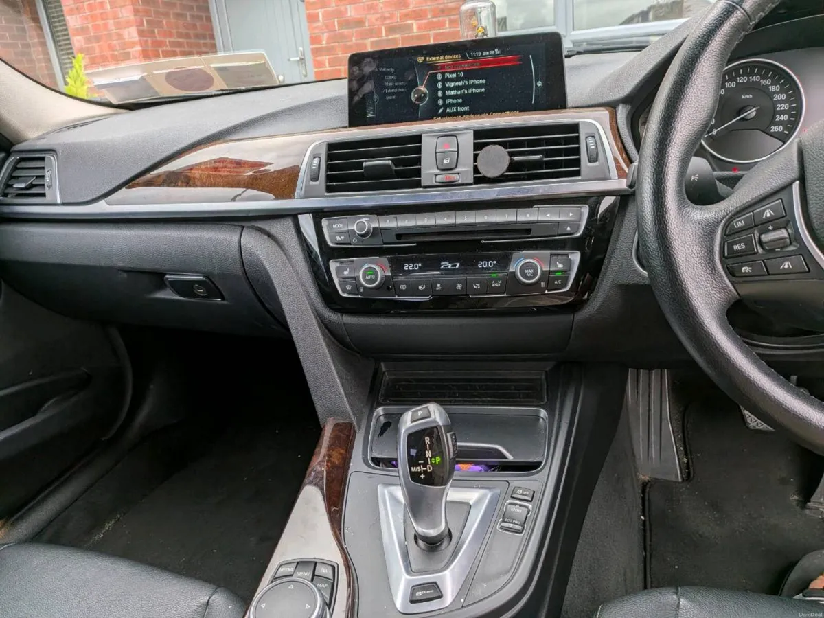 2017 BMW 330e Luxury Line Auto | Leather |  NCT In - Image 4