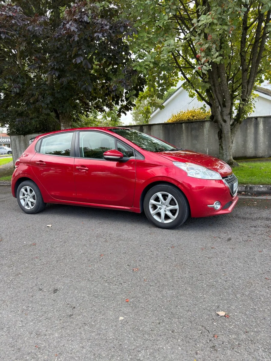 141PEUGEOT 208 ACTIVE 1.2 PETROL AUTOMATIC NCT&TAX - Image 1