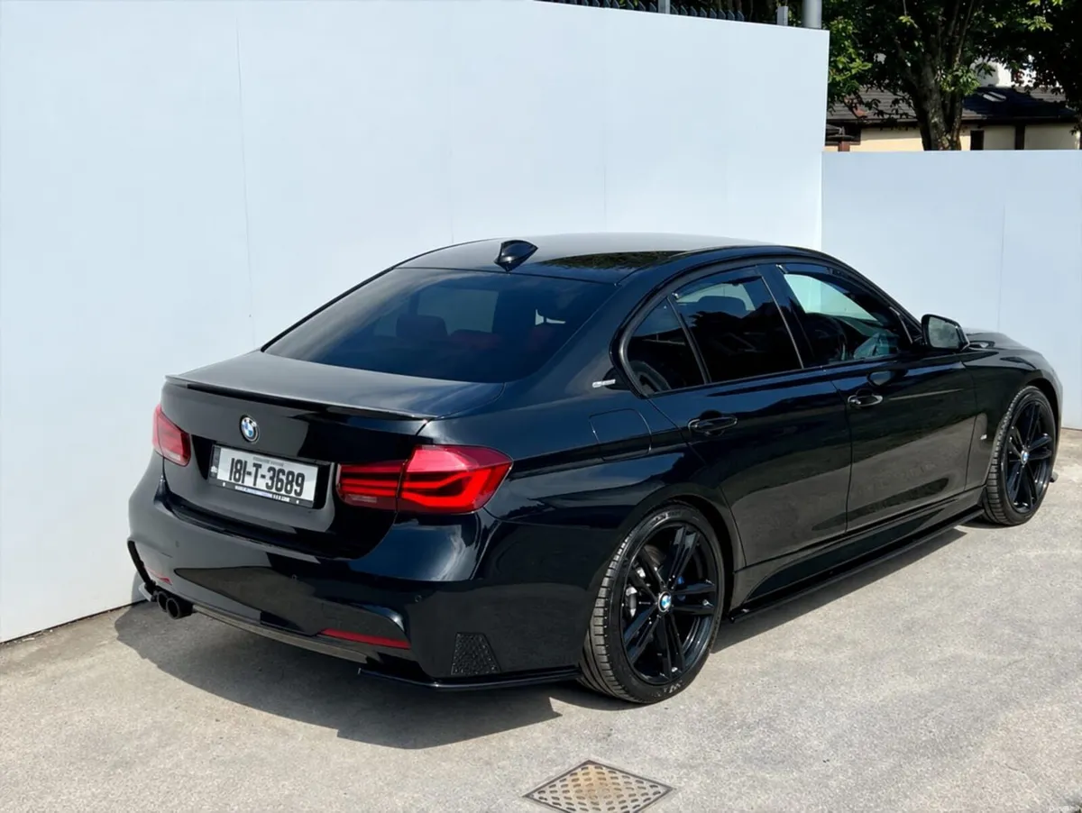 BMW 3-Series 2018 - Image 2