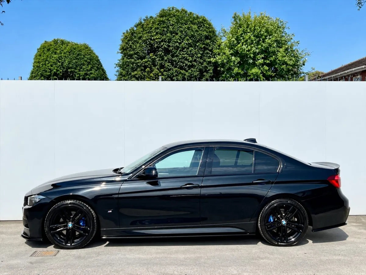 BMW 3-Series 2018 - Image 5