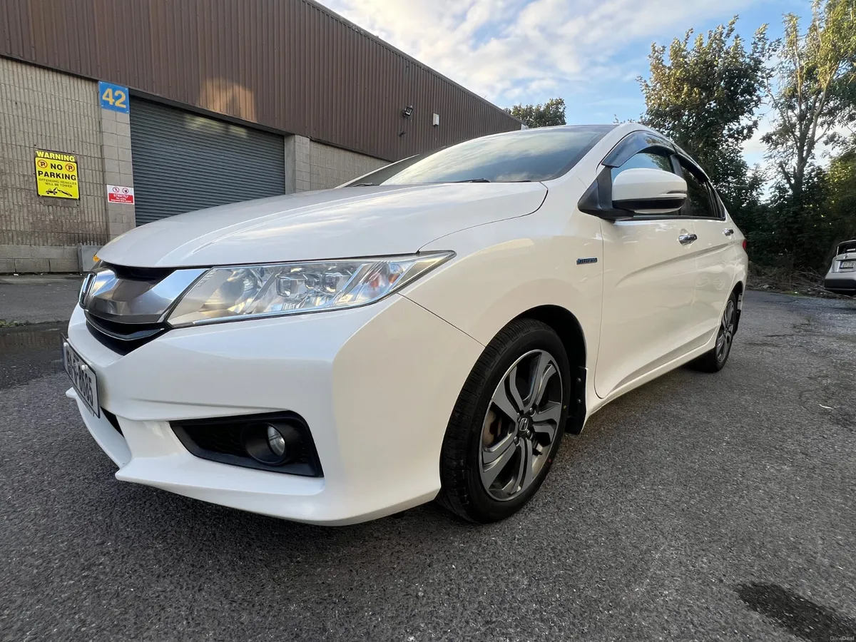 2015 Honda Grace 1.5L Hybrid - Image 4