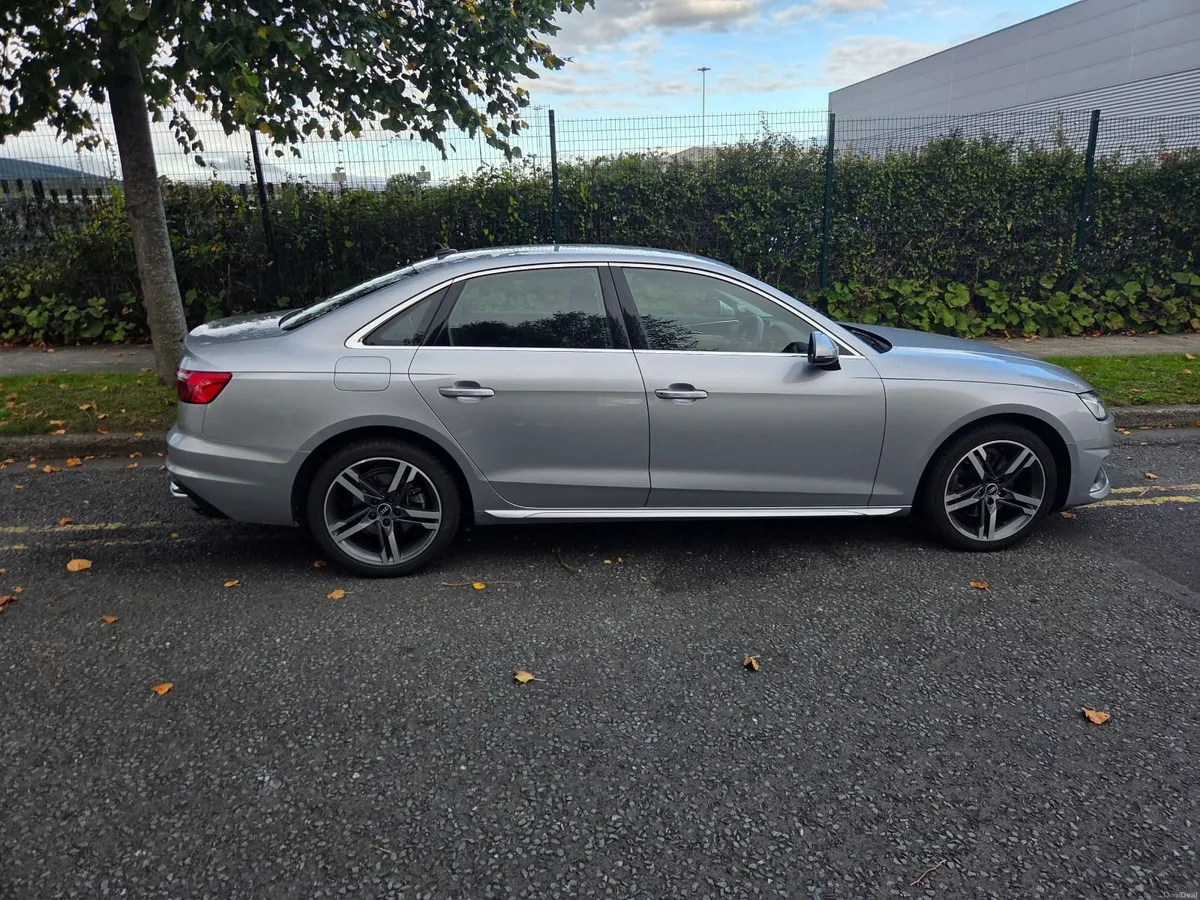 Audi A4 2022 - Image 6