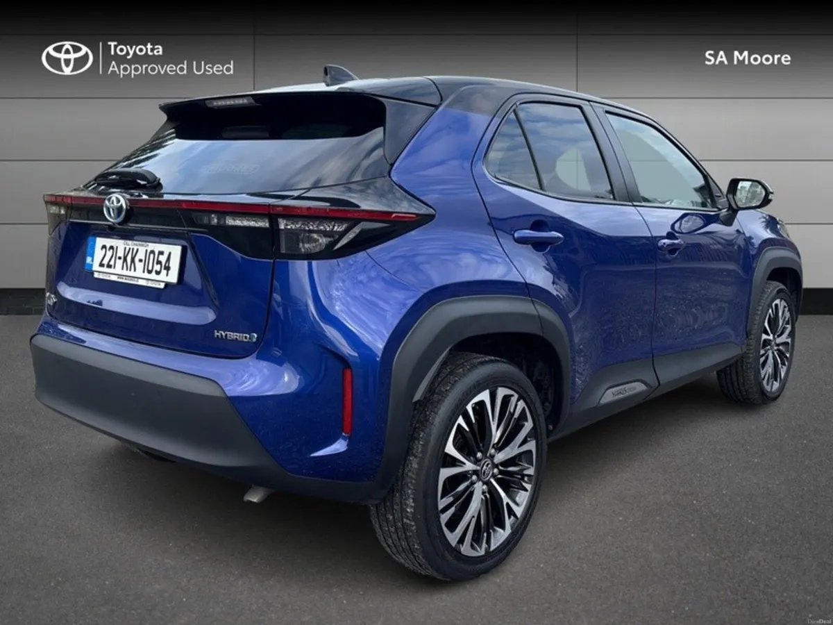 Toyota Yaris Cross HYBRID SOL - Image 2