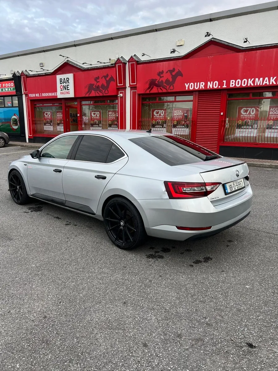 Skoda superb - Image 5
