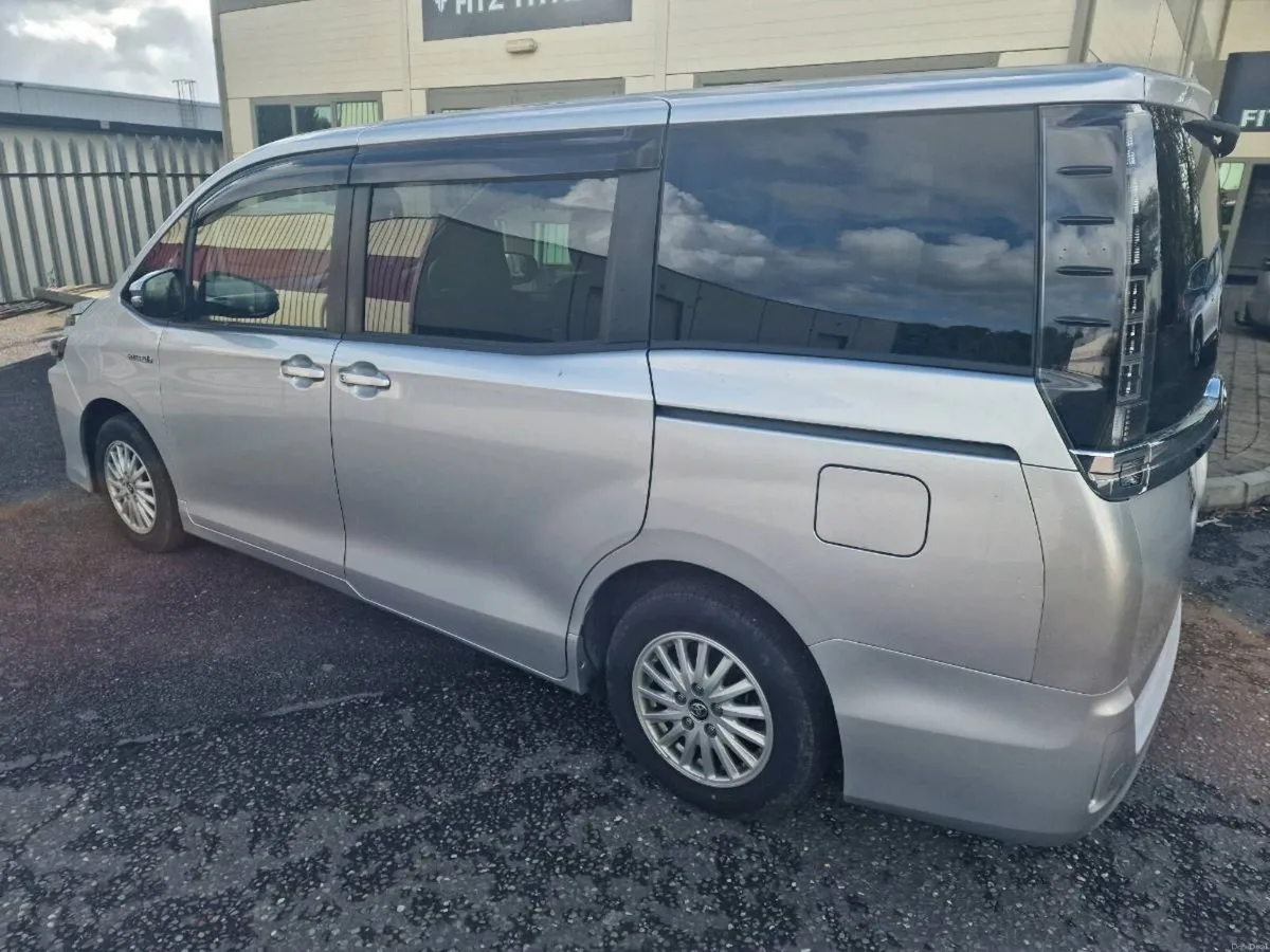 2016 Toyota Voxy 1.8L Hybrid 7seater 97k km - Image 4