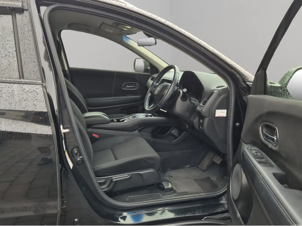 Honda HR-V **** SELF CHARGING HYBRID **** AUTOMATI - Image 5