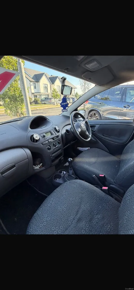 Toyota Yaris 2005 - Image 3