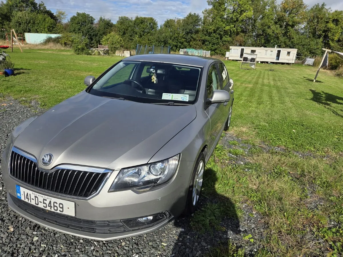Skoda Superb 2014 - Image 4