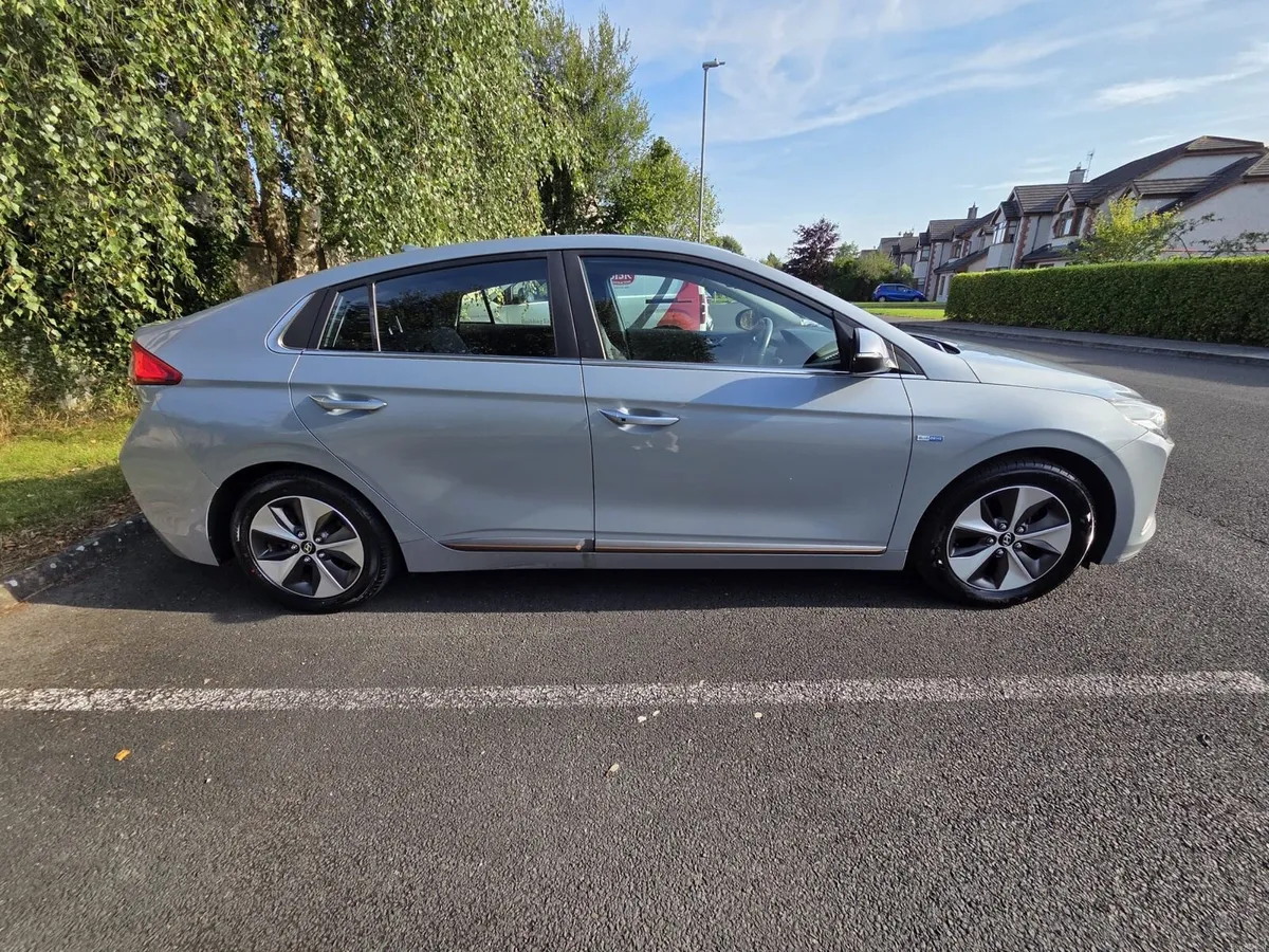 2017 Hyundai Ioniq - Image 5