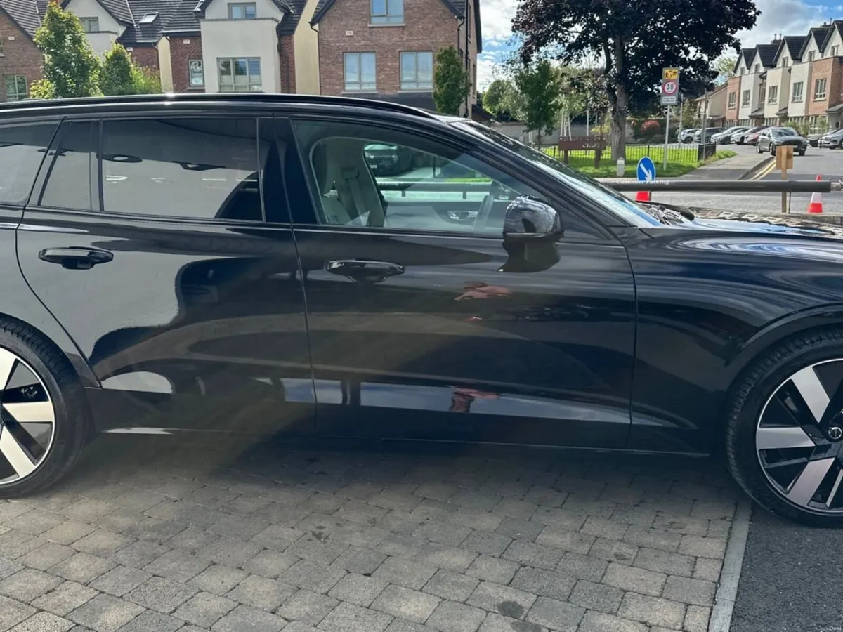 Volvo V60 V60 + T6 Phev Awd Auto Plus Recharge T6 - Image 5