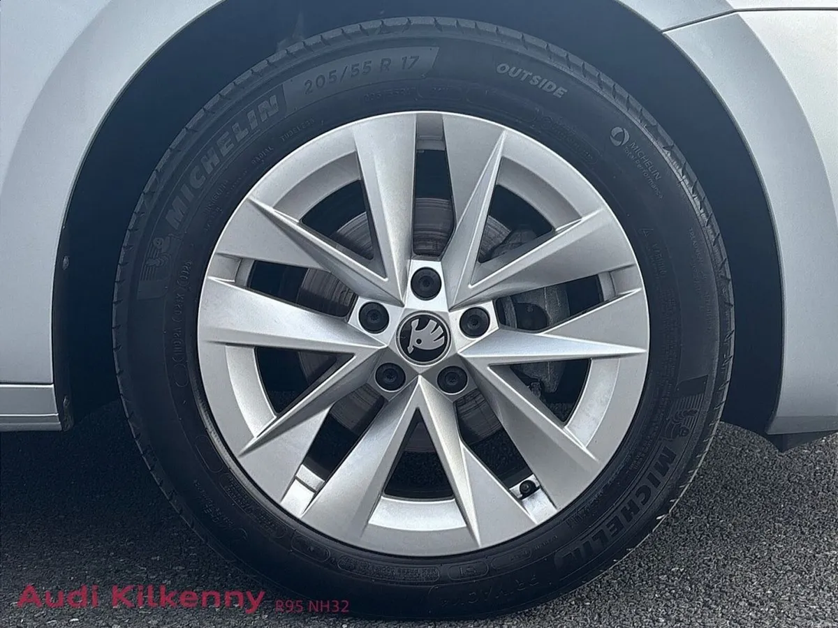 Skoda Octavia SELECTION 2.0 TDI 115 BHP 4DR *1 OWN - Image 6