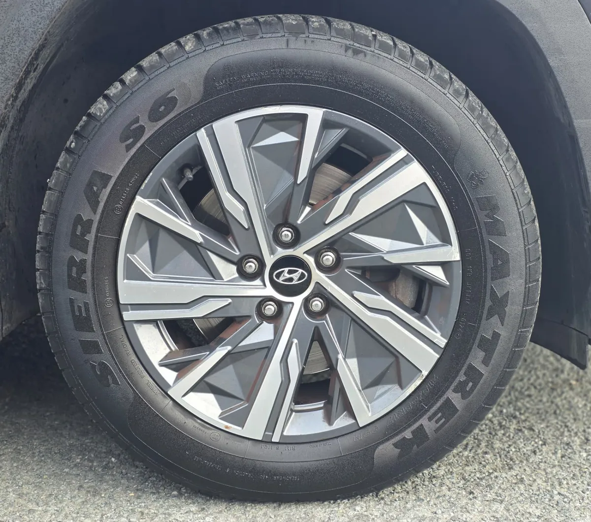 Hyundai Tucson Manual 1.6 Diesel Low Miles (211) - Image 6