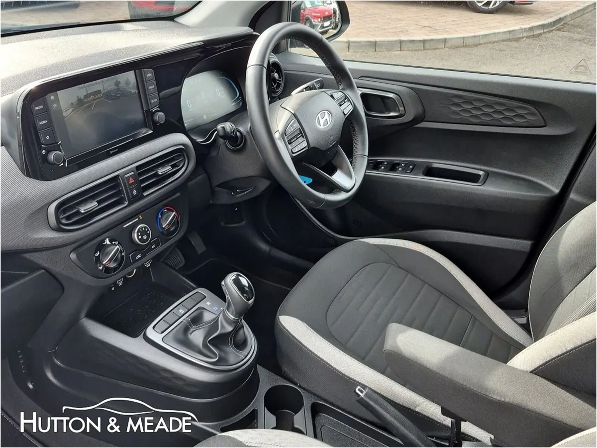 Hyundai i10 Delux Plus Auto 1.0 Petrol 5dr - Image 5