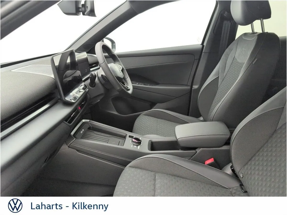Volkswagen T-Roc R-LINE 1.5TSI 150HP MHEV - Image 4