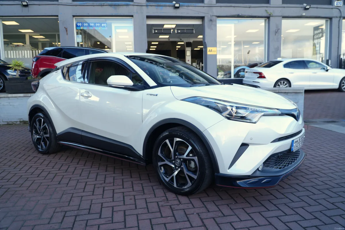 1.8 PETROL HYBRID SPORT SYNERGY DRIVE 5DR HATCHBAC - Image 2