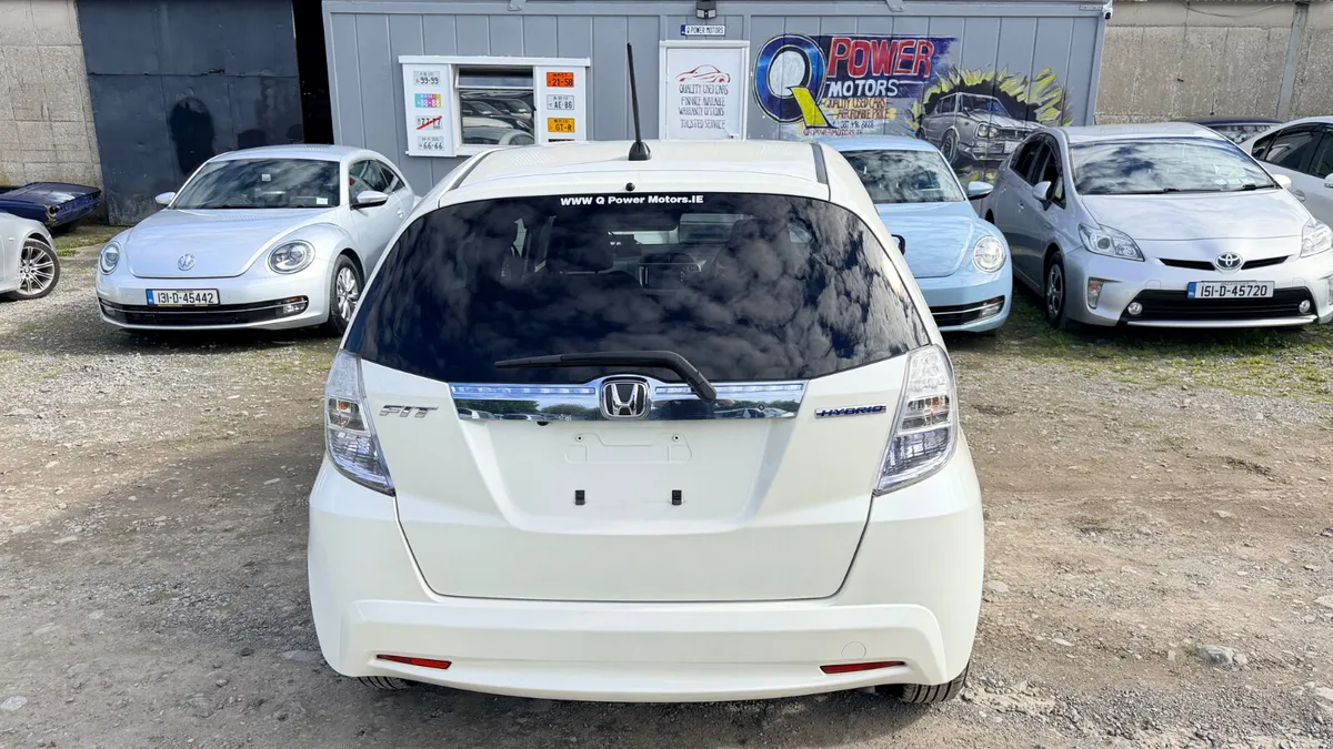 2013 Honda Fit Hybrid  Half Leather - Image 6
