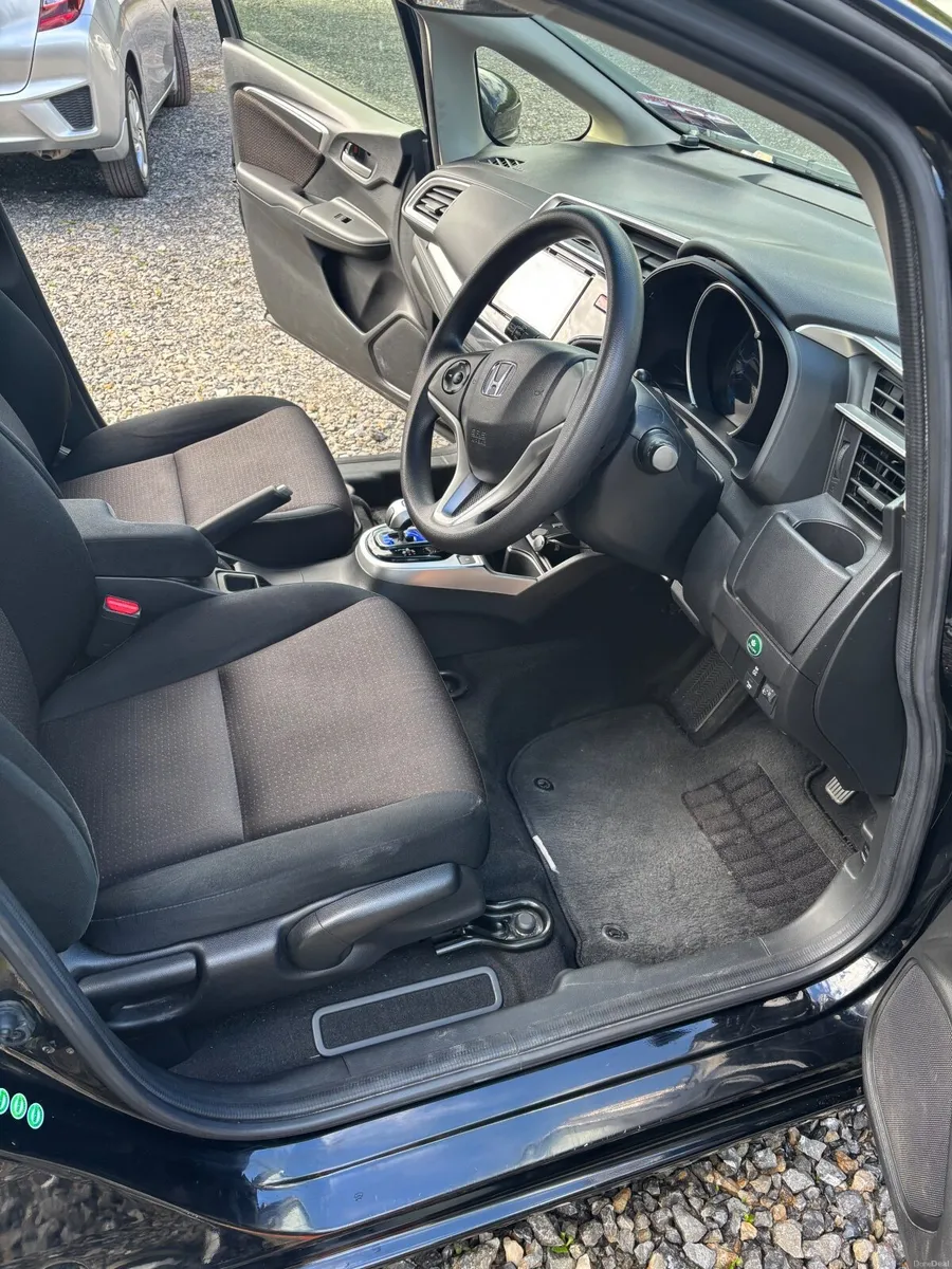 Honda Fit 2013 - Image 6