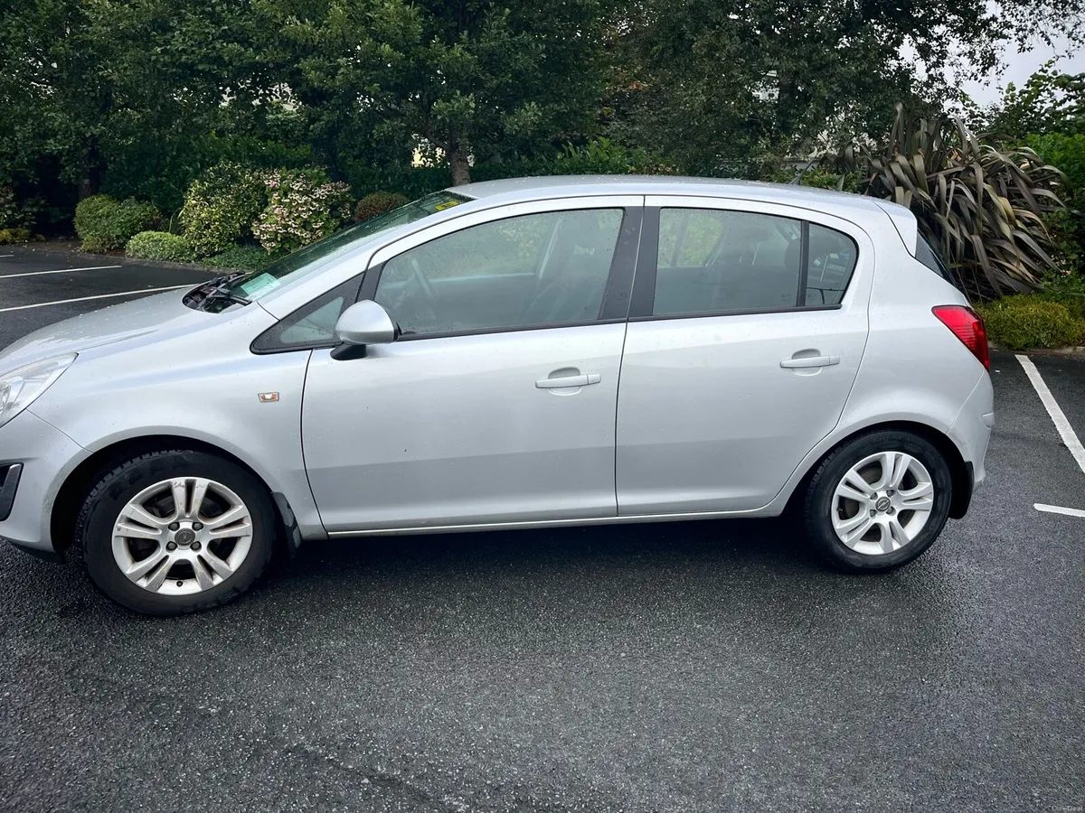 Opel Corsa 2011 - Image 2