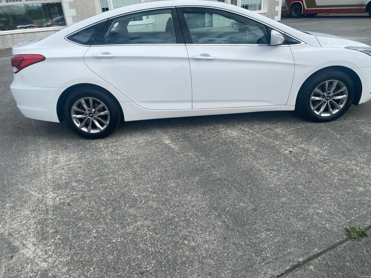 Car - Image 4