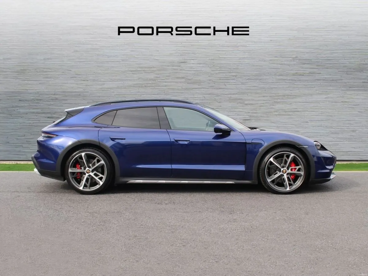 Porsche Taycan 4S Cross Turismo - Image 4