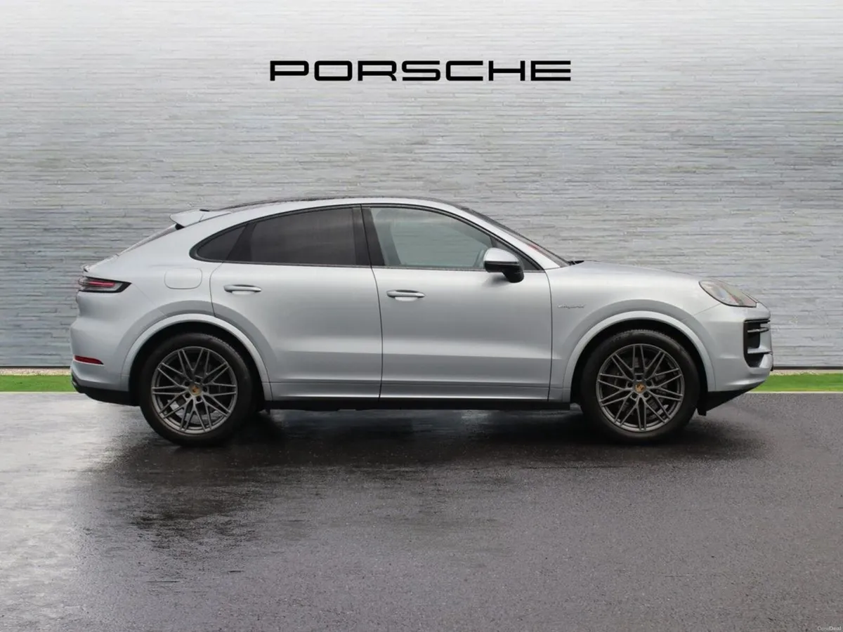 Porsche Cayenne E-Hybrid Coupe - Image 4
