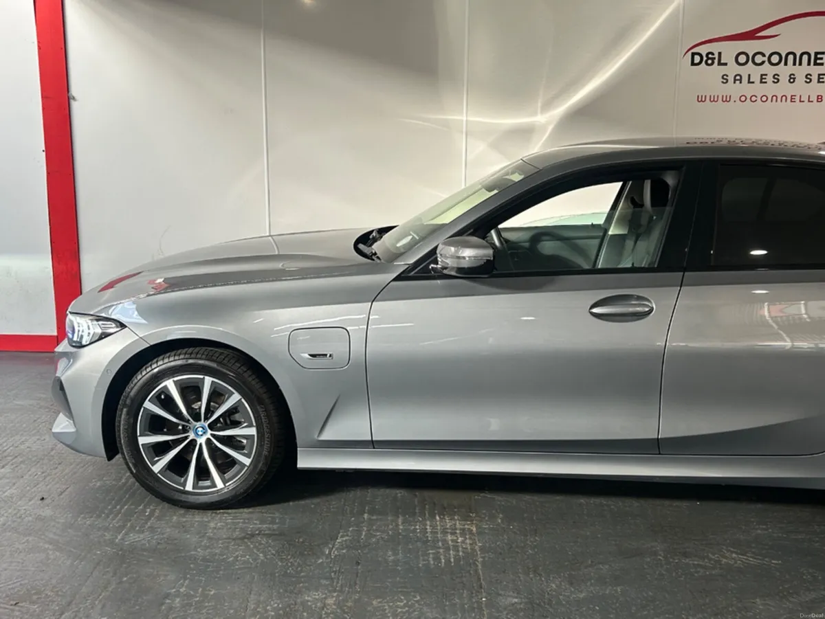 BMW 3-Series 330e Sport 4DR AUTO - Image 6