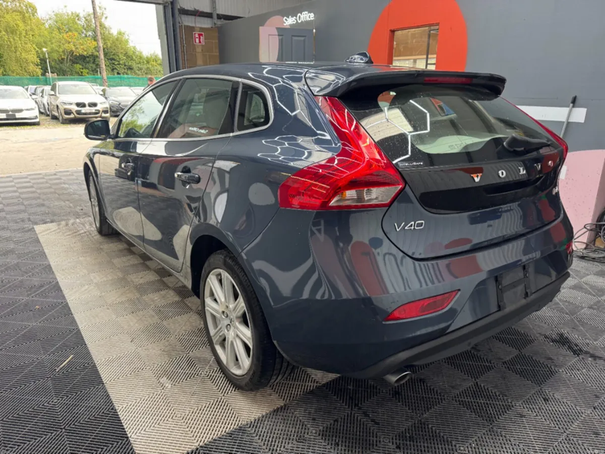 Volvo V40 2018 VOLVO V40 D4 INSCRIPTION 2.0 AUTOMA - Image 5