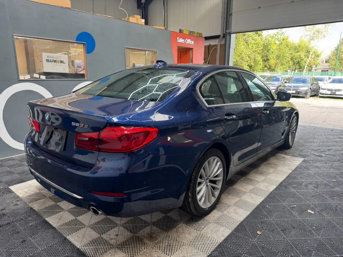 BMW 5-Series 2017 BMW 5 523D LUXURY  2.0 AUTOMATIC - Image 3