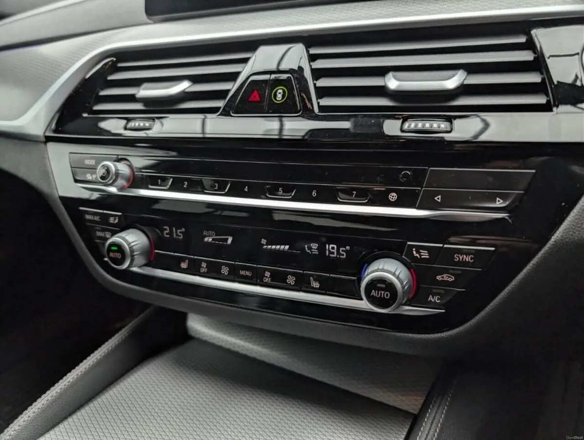 BMW 5-Series 2020  530 E     M SPORT - Image 5