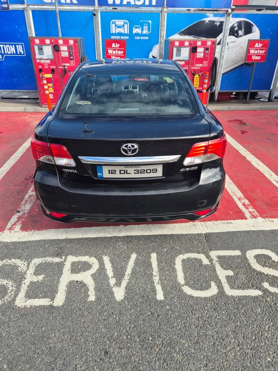 Toyota Avensis 2012 - Image 2