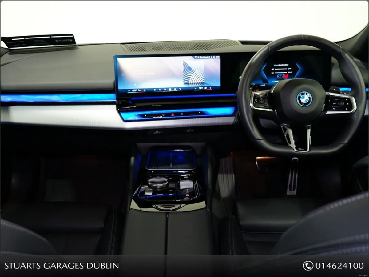 BMW 5-Series PANORAMIC GLASS ROOF, COMFORT PACK, T - Image 4