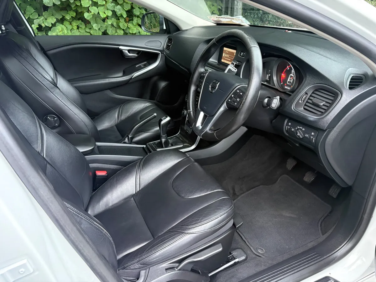 Volvo V40 2017 - Image 5
