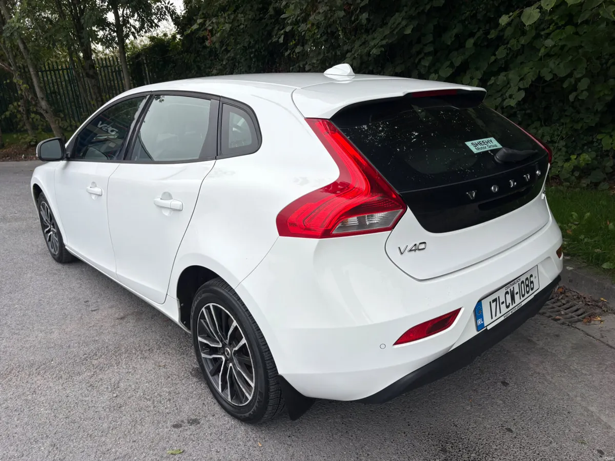 Volvo V40 2017 - Image 4