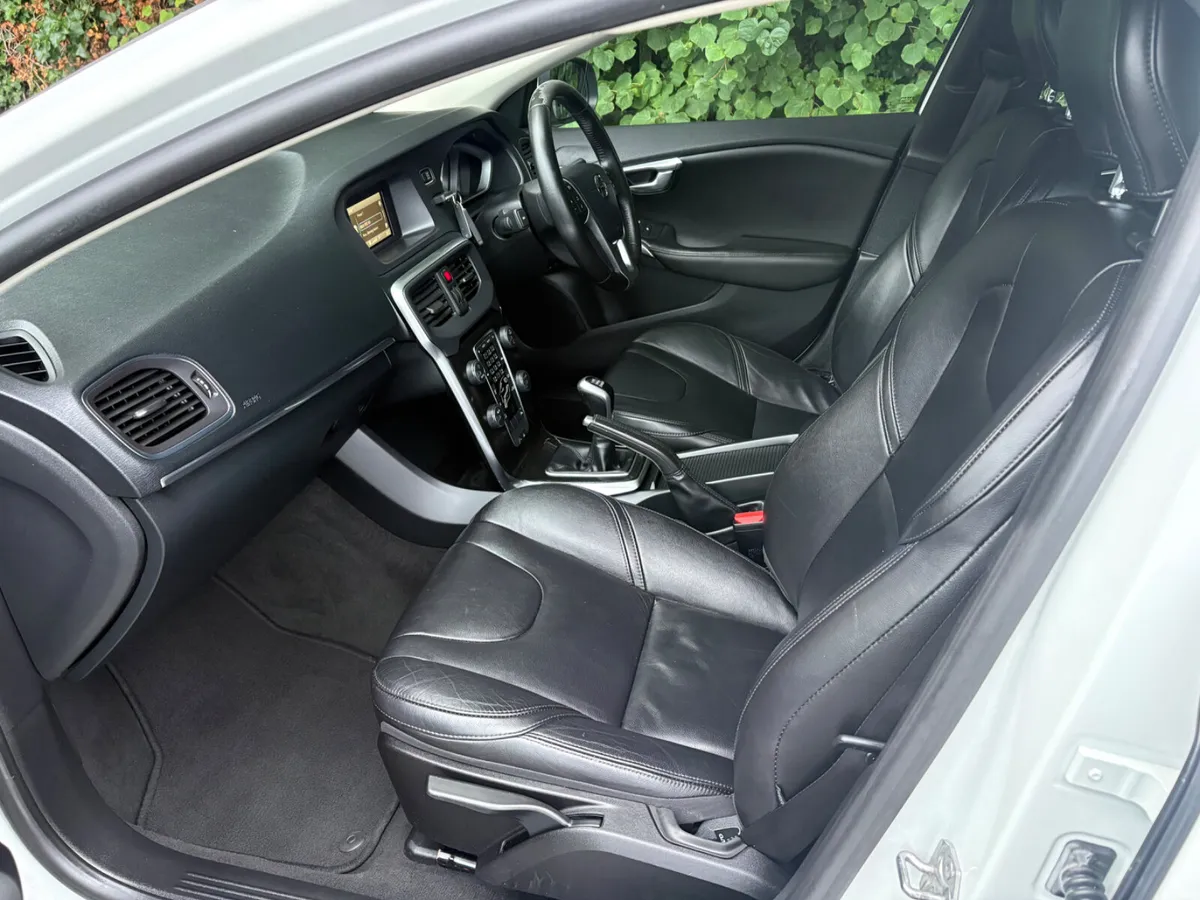 Volvo V40 2017 - Image 6