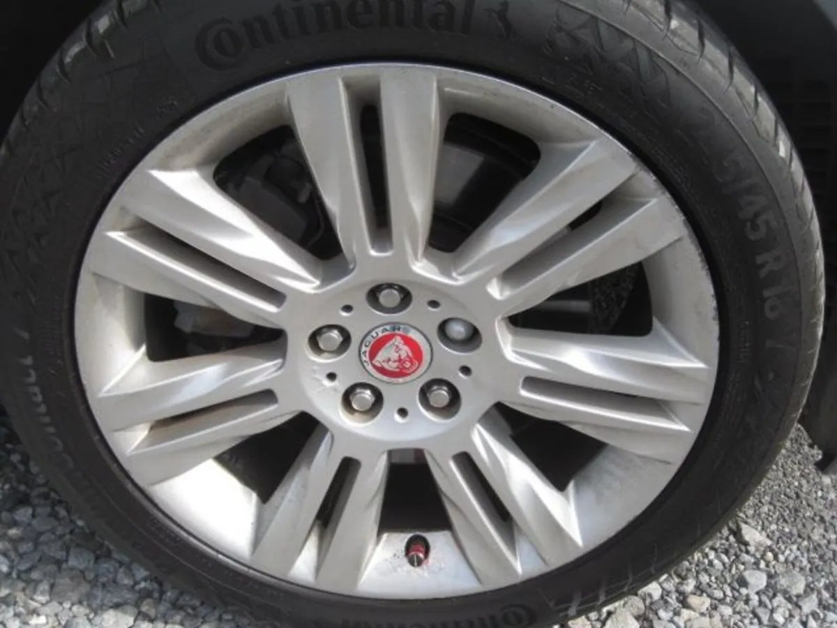 Jaguar XF 2017 2.0d - Image 3