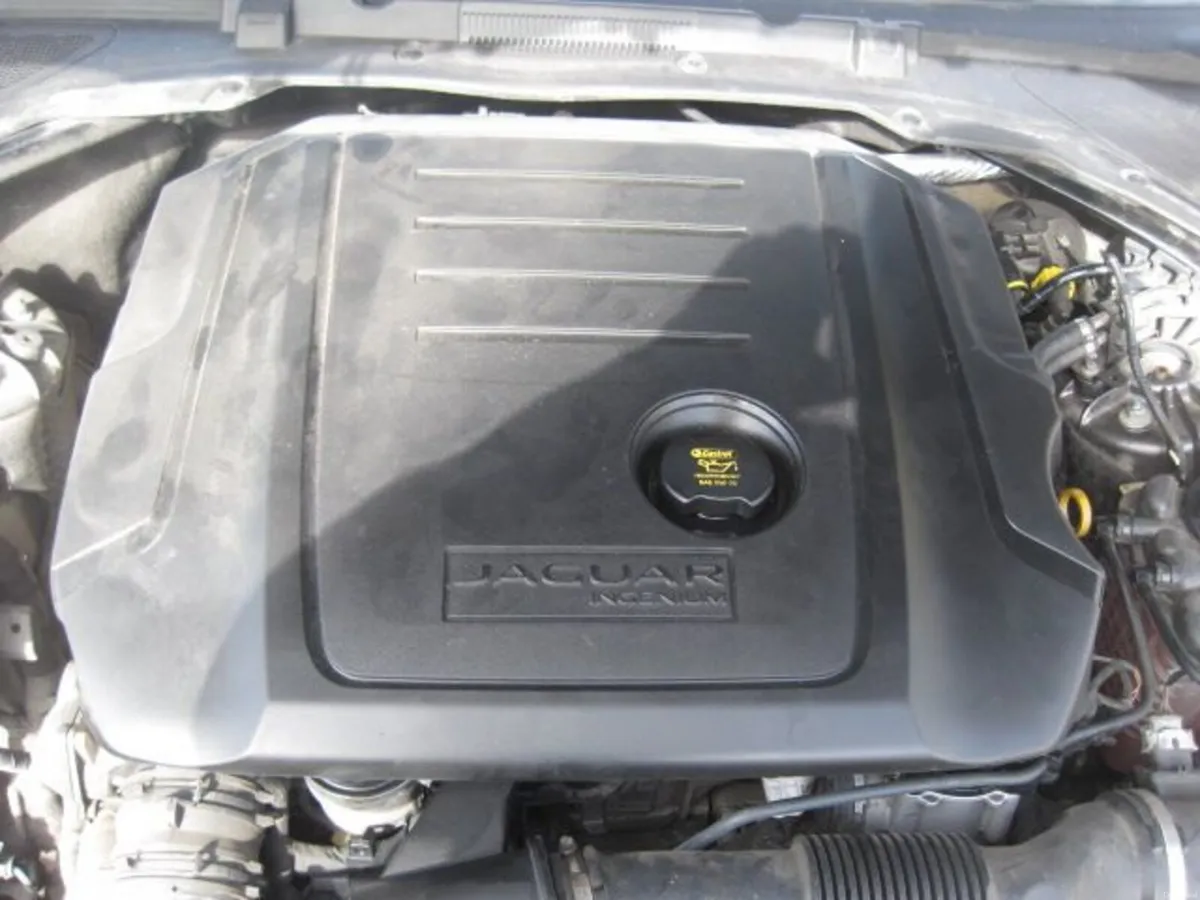 Jaguar XF 2017 2.0d - Image 4